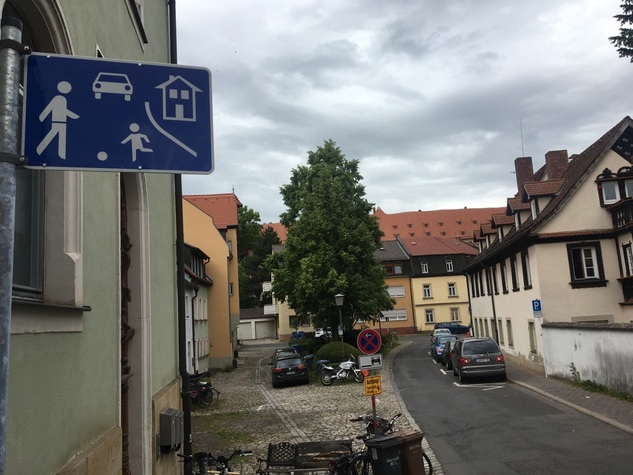 Nichtbeachtung des verkehrsberuhigten Bereichs (Einfahrt Maternstraße)